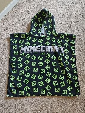 Minecraft Kids Hooded Poncho Towel in Black and Green